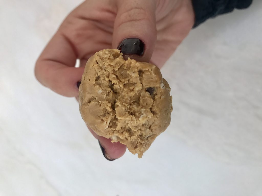 Easy Protein Balls by Lisa Allen of Salty Lashes