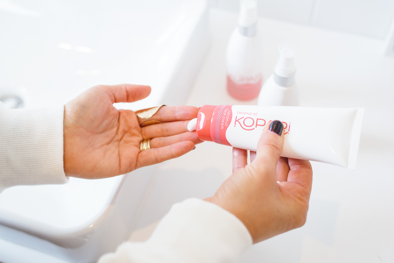 lisa allen of salty lashes using the Kopari Coconut Face Cream