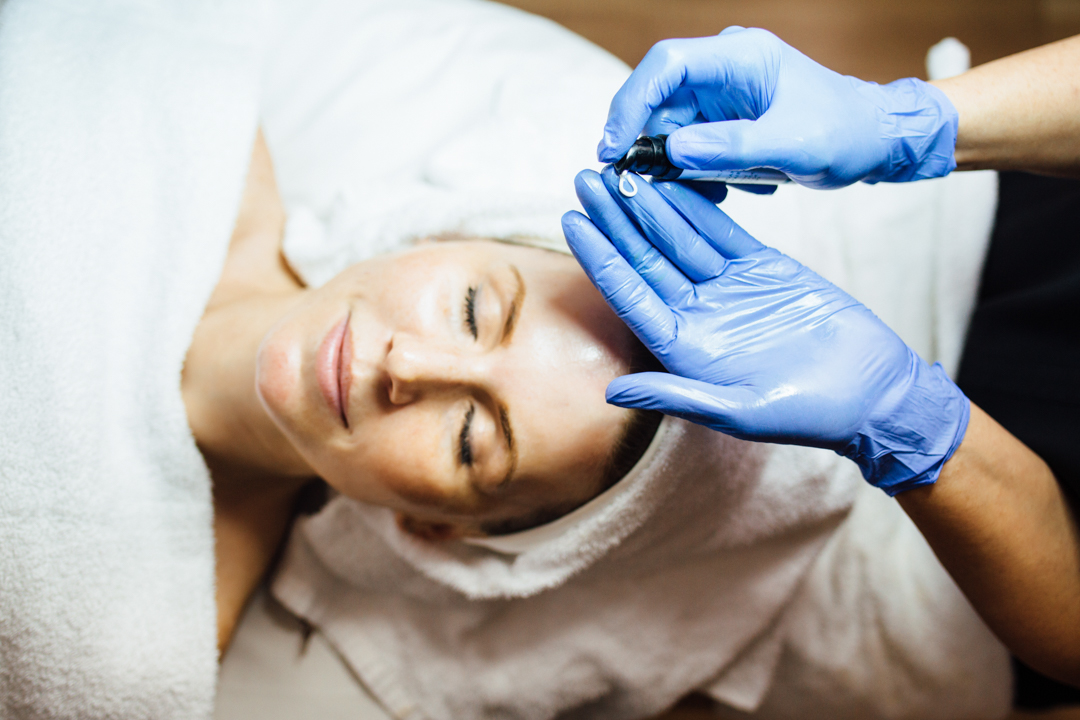 lisa allen of salty lashes getting a facial for anti-aging 