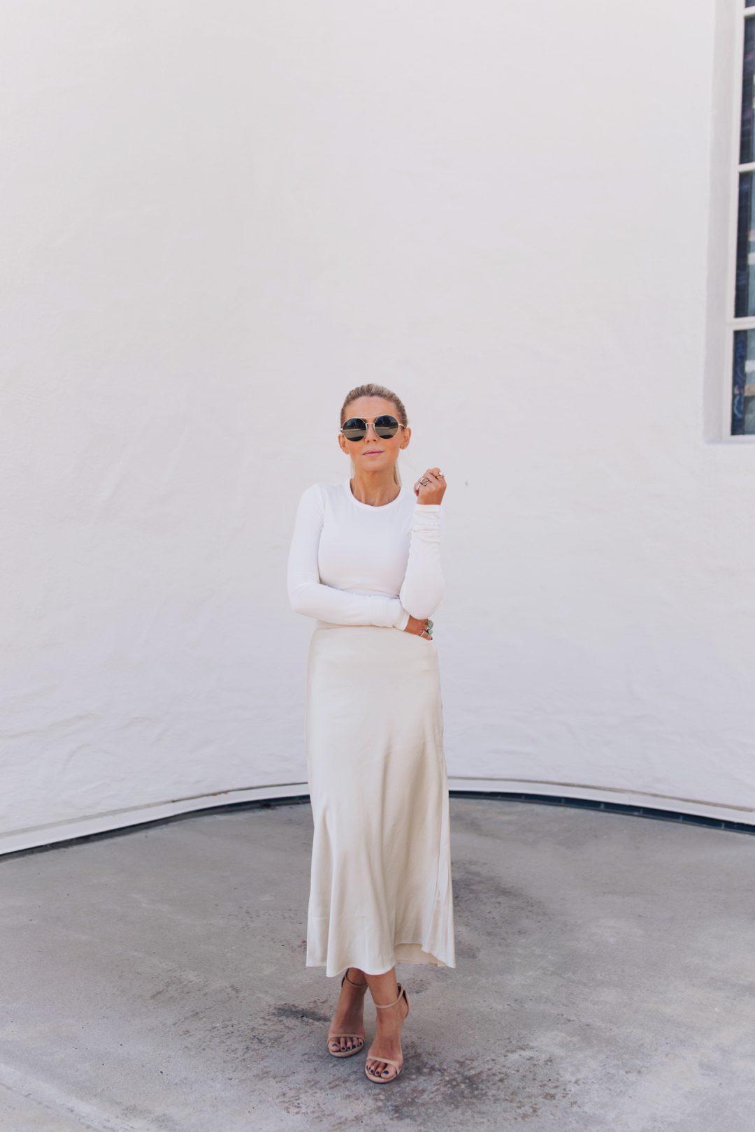 lisa allen of salty lashes wearing the something navy collection from Nordstrom